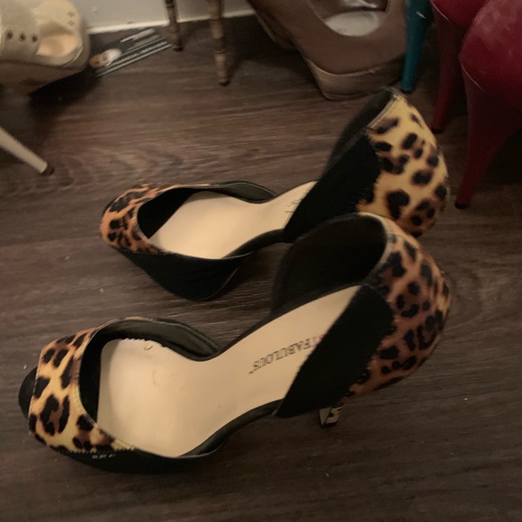 Shoes - Picture 6 of 8